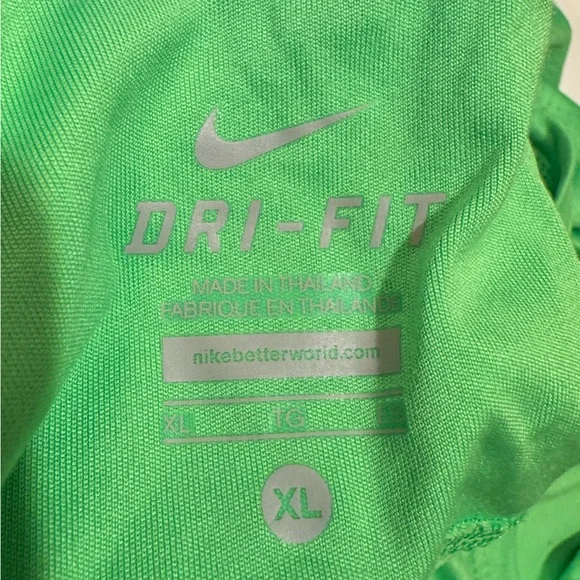 5 for $30 NIKE Green Dri-Fit Tank Top - Picture 6 of 6